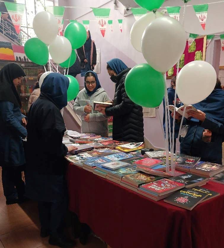 هفته ی کتاب و کتاب خوانی برگذاری نمایشگاه کتاب